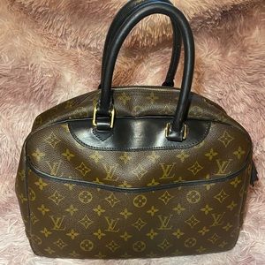 - Louis Vuitton Monogram Bowling Vanity